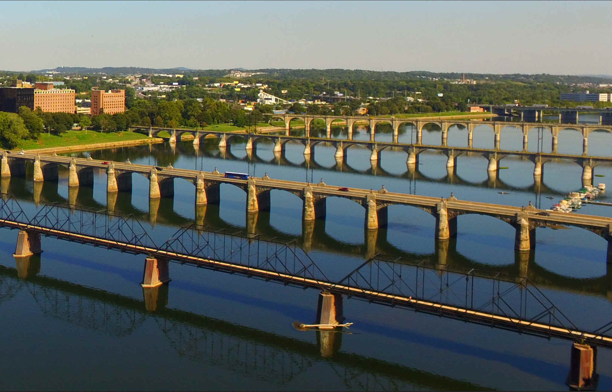 HarrisburgBridges.jpg (508070 bytes)